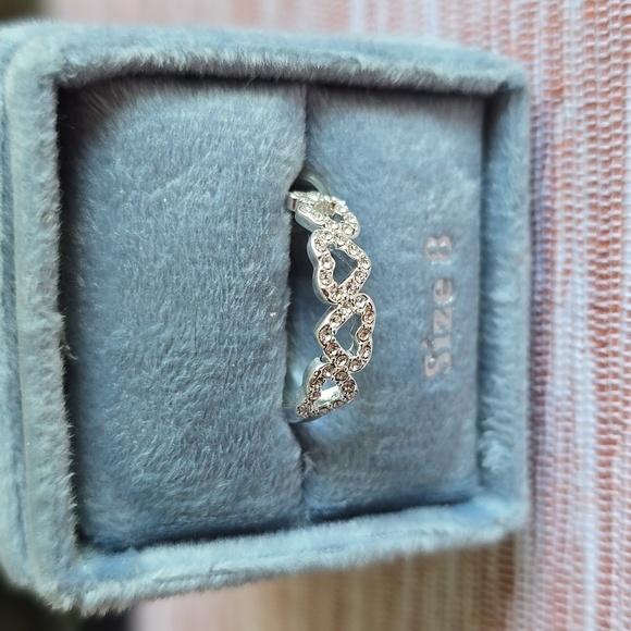 LUXE BRAND WOMEN'S FASHION JEWELRY SILVERTONE HEART RING SIZE 8 - Picture 5 of 8